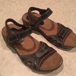 Naturalized Leather Sandals Size 7